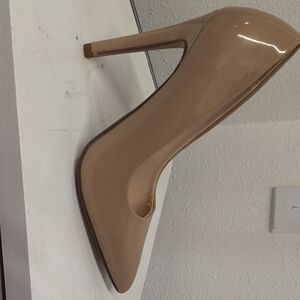 Elegant Tan Women's Pumps